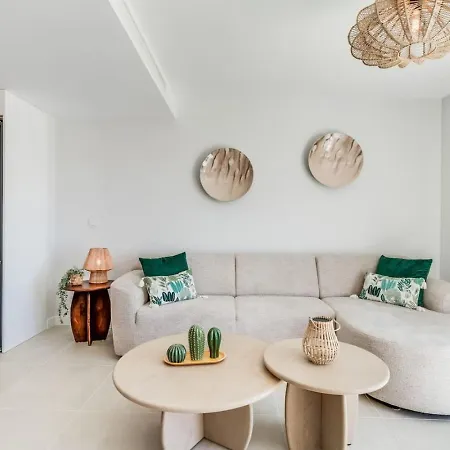 アパート Aranya - Stylish Apt. With Great Views *
