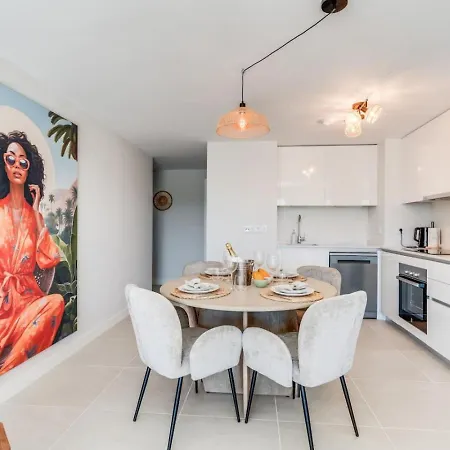 Aranya - Stylish Apt. With Great Views エステポナ