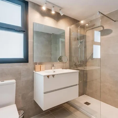 Aranya - Stylish Apt. With Great Views *