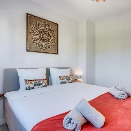 Apartment Aranya - Stylish Apt. With Great Views