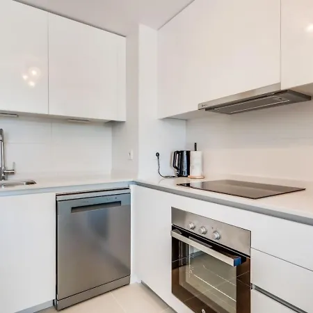 Aranya - Stylish Apt. With Great Views Apartment *