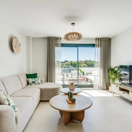 Aranya - Stylish Apt. With Great Views Apartment *