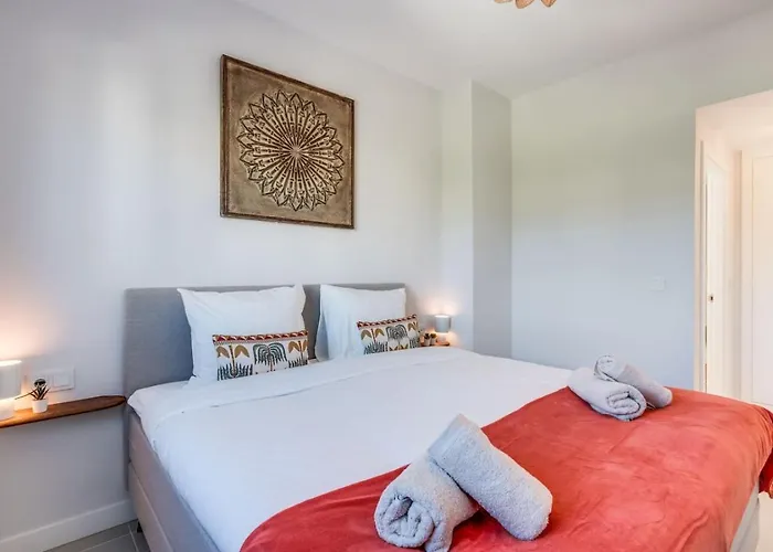 아파트 Ultimate - Stylish With Great Views In Aranya