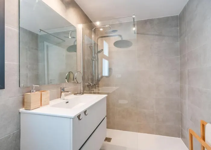 Ultimate - Stylish With Great Views In Aranya * 에스테포나